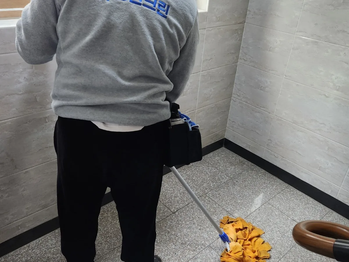 서구 광천동 건물 복도·대기 동선 야간 위생청소 사례 - 행진크린