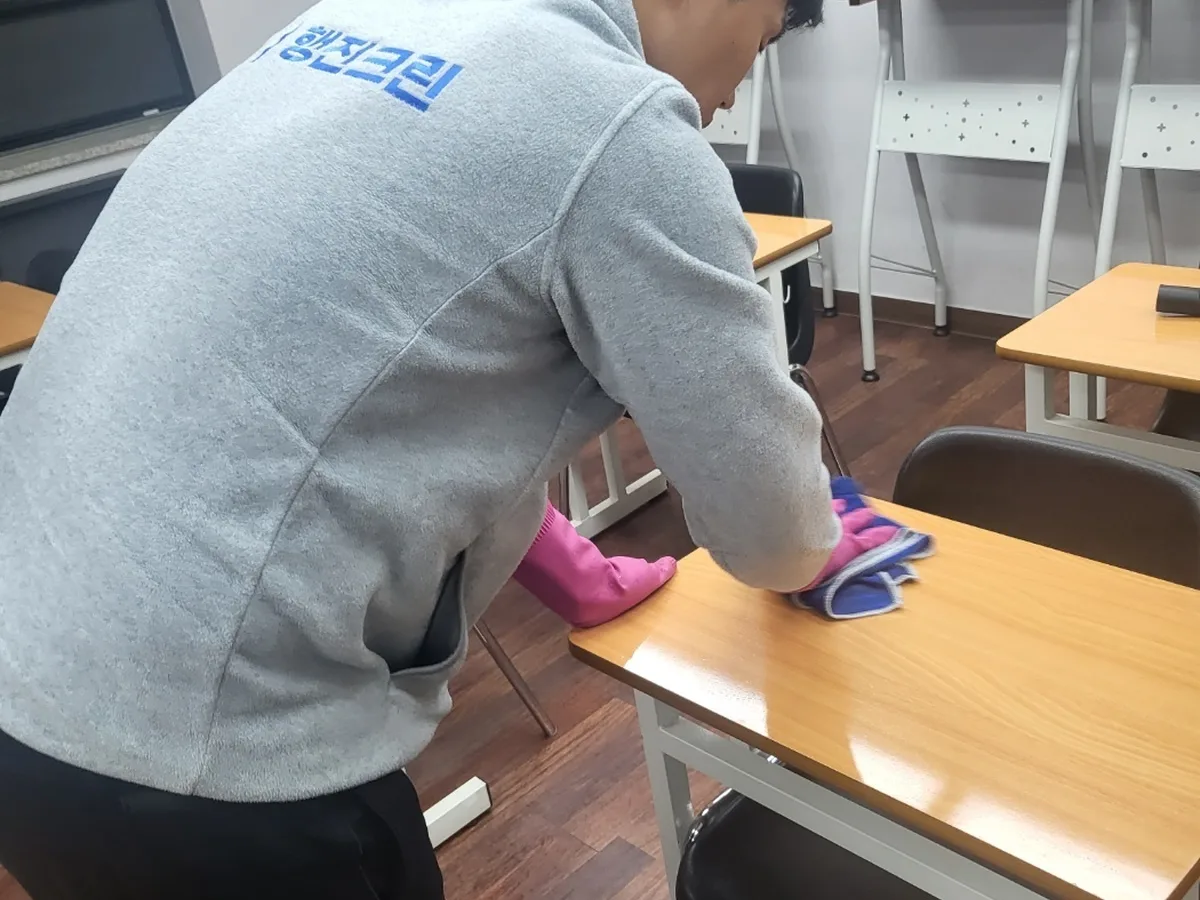 서구 내방동 유치원 책걸상 교실 위생청소 사례 - 행진크린