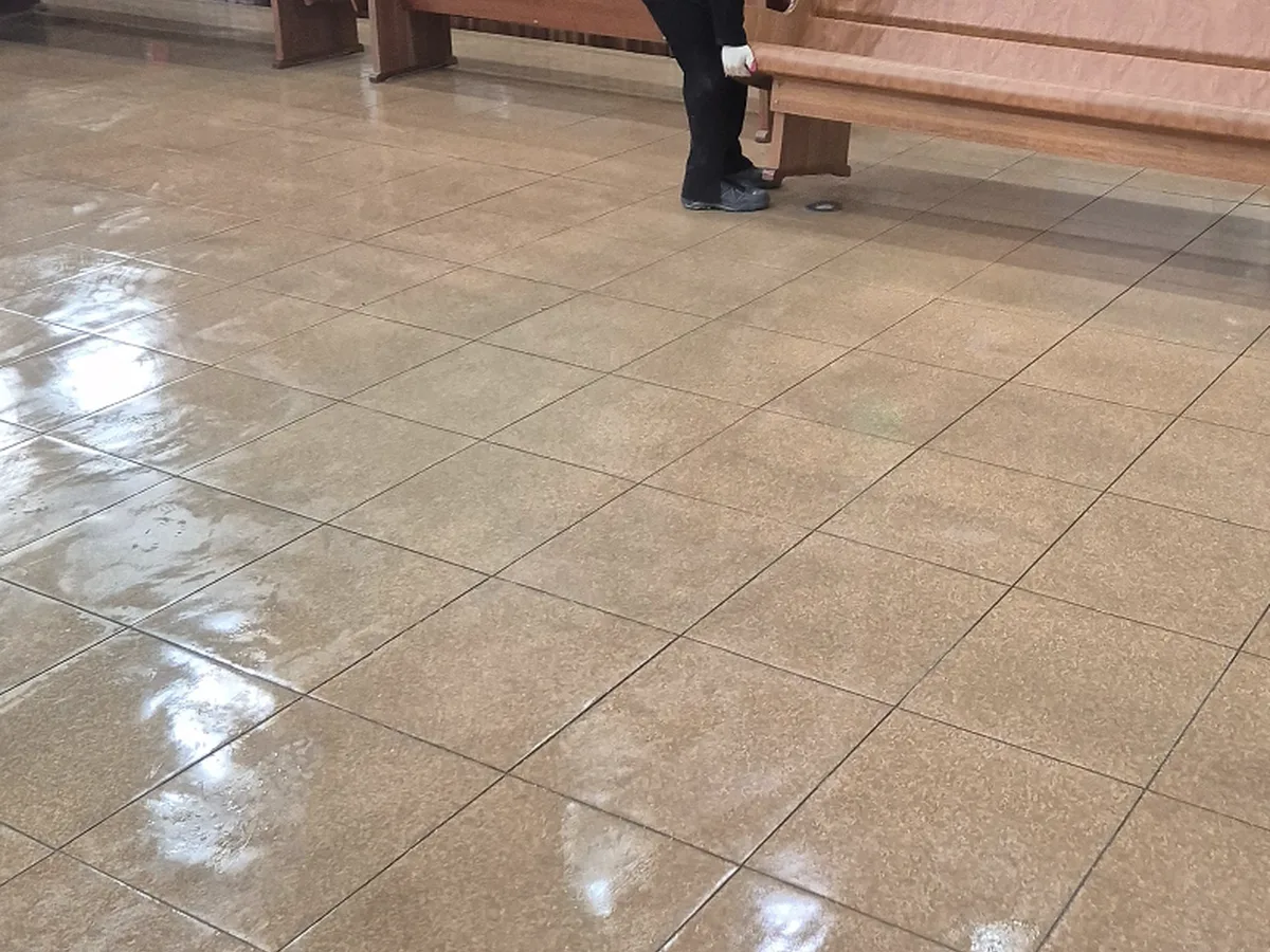 북구 본촌동 예배당 방송실 장비 주변 정밀 위생청소 사례 - 행진크린