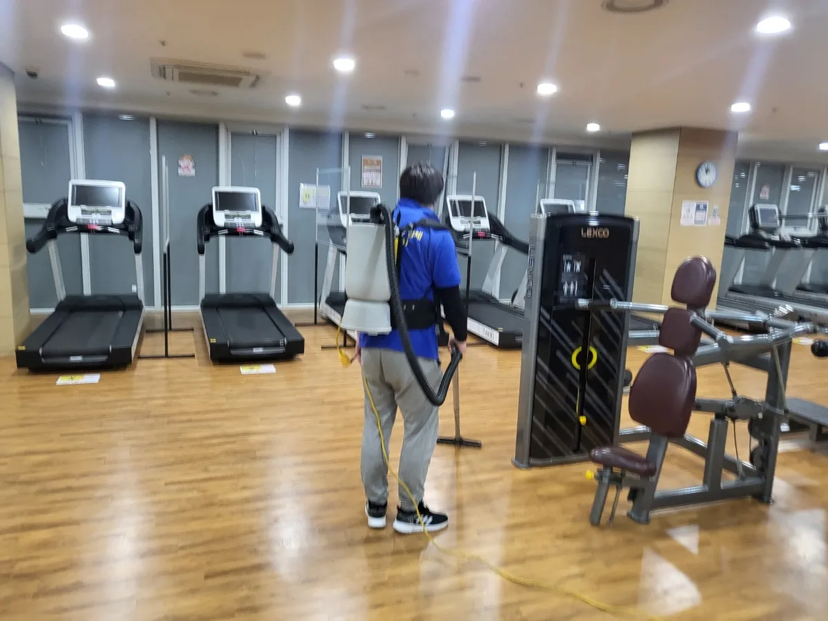 동구 금동 헬스장 샤워실 장비 주변 정밀 위생청소 사례 - 행진크린